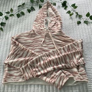Forever 21 Cropped Print Hoodie